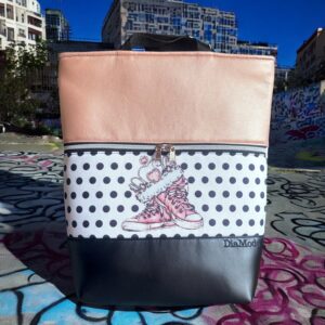 Fekete/spec. nyomtatott pöttyös alapon tornacipők/gyöngyház púder