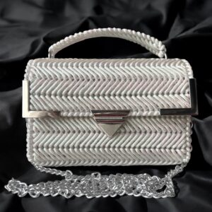 Gyöngyház törtfehér/ezüst szerelékkel