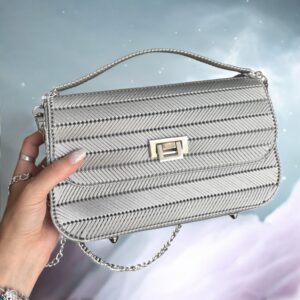 Selyem ezüst/ezüst szerelékkel