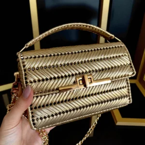 Metál arany/arany szerelékkel